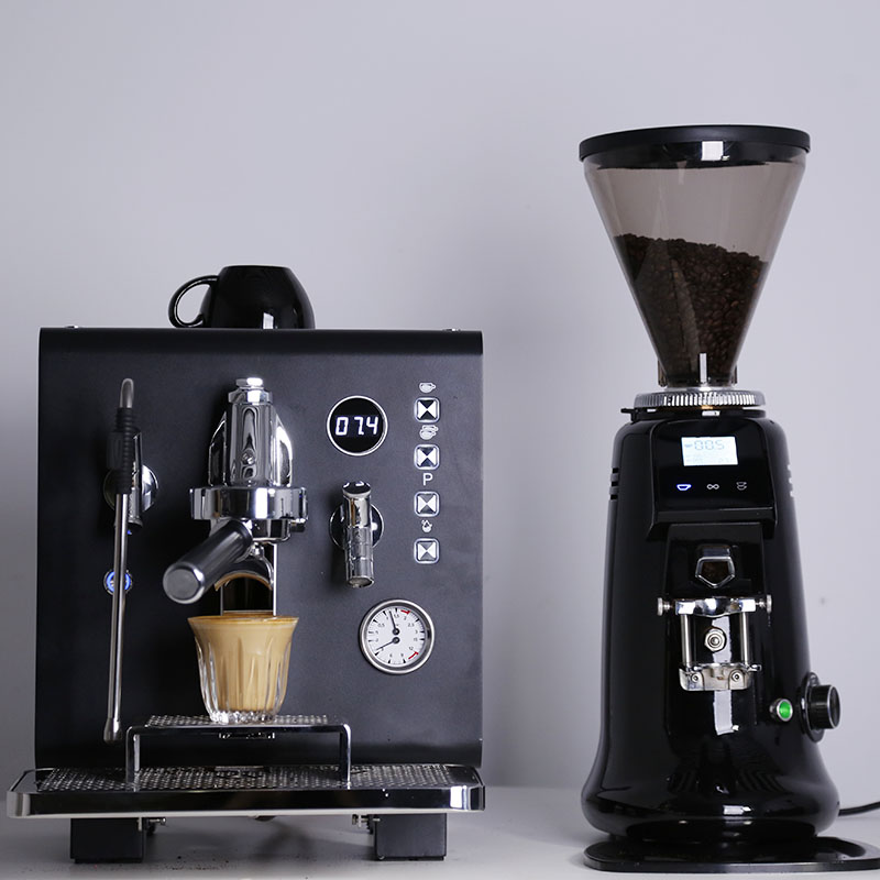 Machine à café professionnelle - Coffee & Tea Restaurant avis et prix